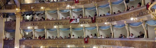 马尔蒂尼的四幕剧：父子、战友、对手、故人