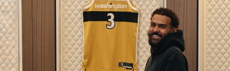 体育视频直播-特雷·杨社媒自宣更换球衣号码！从11号换为3号！