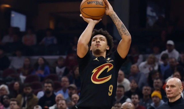 不断抢下前场篮板，骑士替补后场在这方面的能力确实是相当突出？