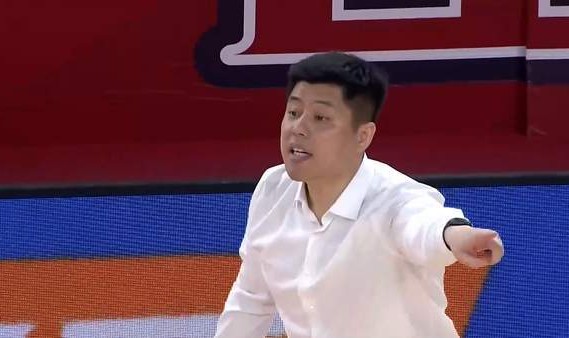 kaiyun 官网-为换帅蓄力？7胜5负排第6，昔日黑马不忍了，引入强人加入教练组