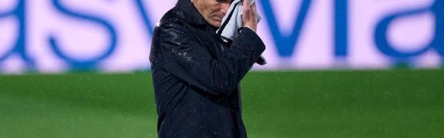 开云体育-皇马离联赛冠军越来越远？西媒体人：琢磨欧冠吧