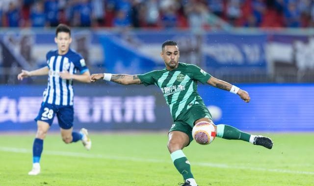 体育视频直播-【中超】莱昂纳多破门后伤退 武汉三镇0比2浙江