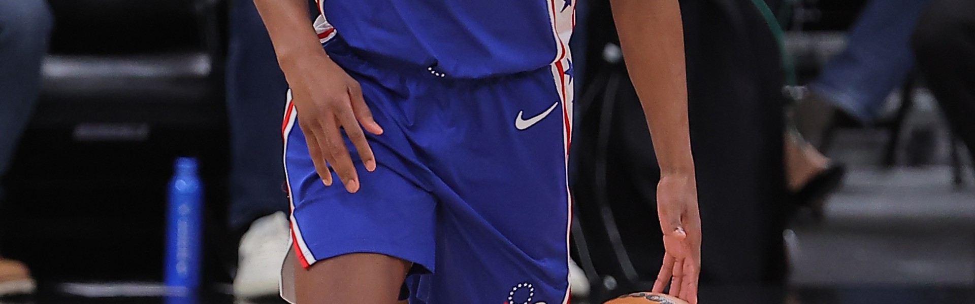 开云体育-13分6板7助5断&amp;20岁162天！埃奇库姆成76人队史最年轻4×5球员