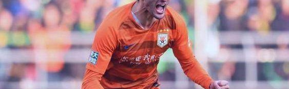 又是读秒头球绝杀！熟悉的头球大师砸晕国足王牌